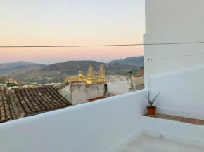 Renovated retro home w terrace Jaen